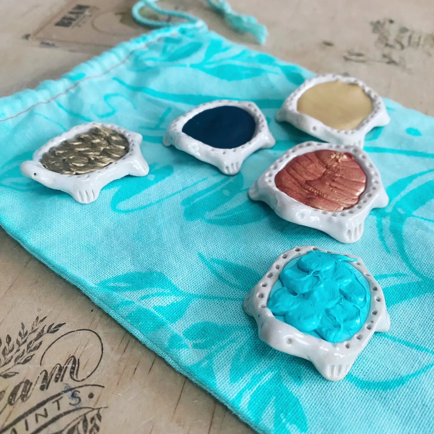 Ceramic Turtle with Watercolour Pan